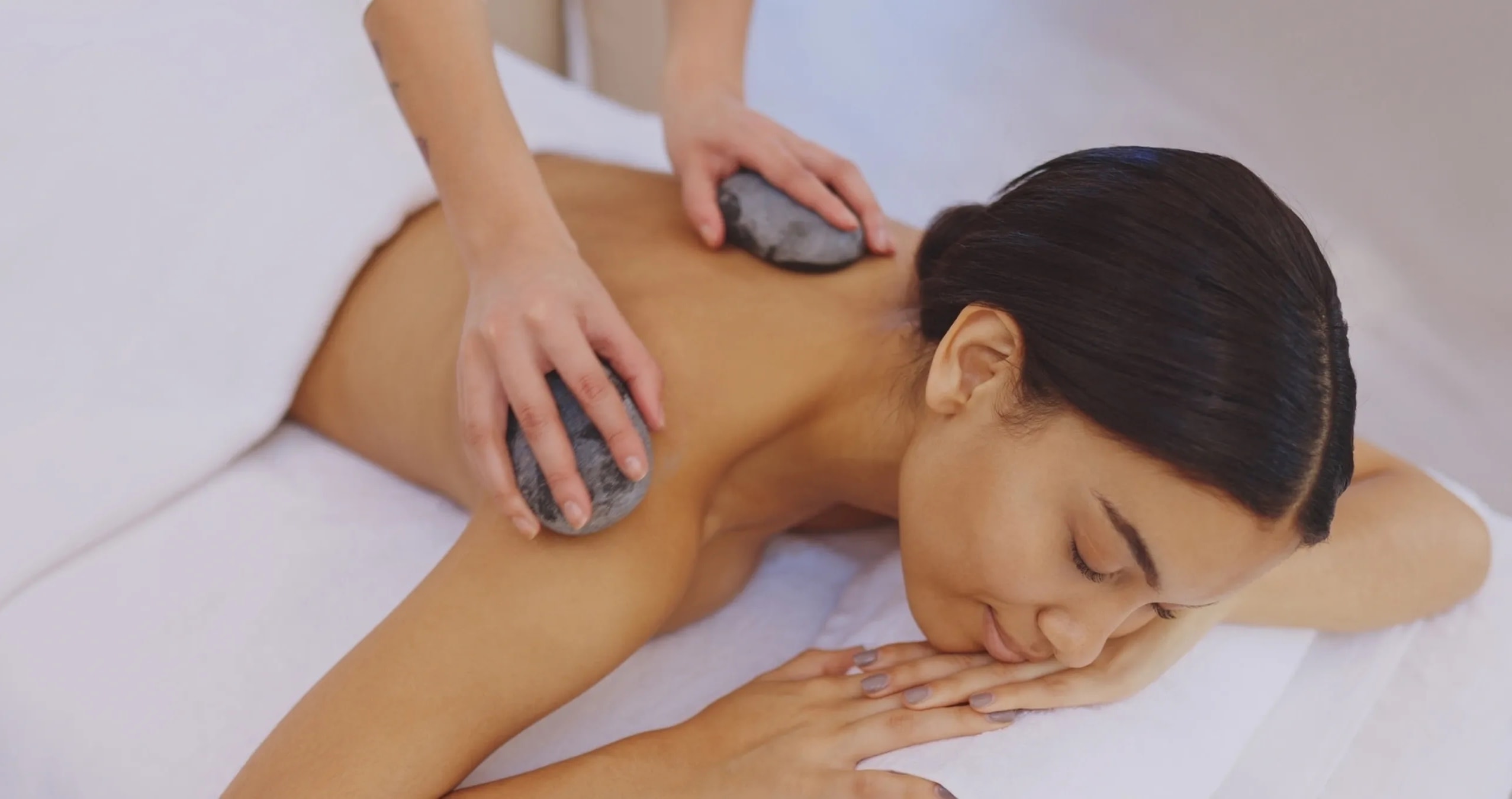 Aromatherapy & Hot Stone Massage